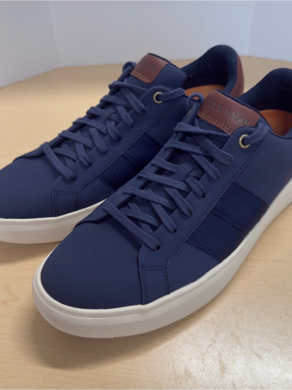Cole Haan Men's Grand 360
Crosscourt Premier Sneaker Size 10.5 - Picture 5 of 16